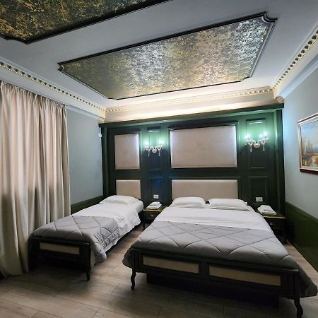 Hotel Lotus Tirana Kültér fotó