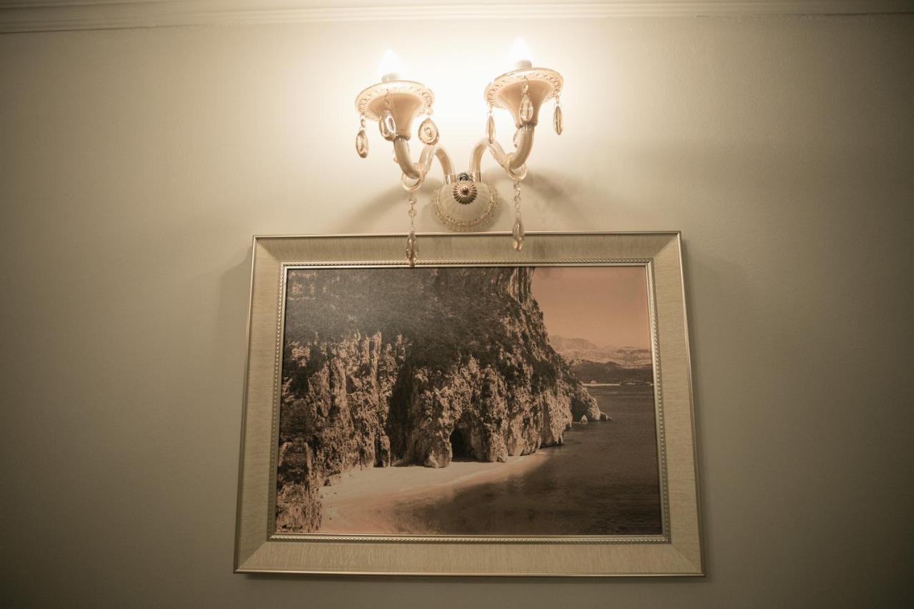 Hotel Lotus Tirana Kültér fotó
