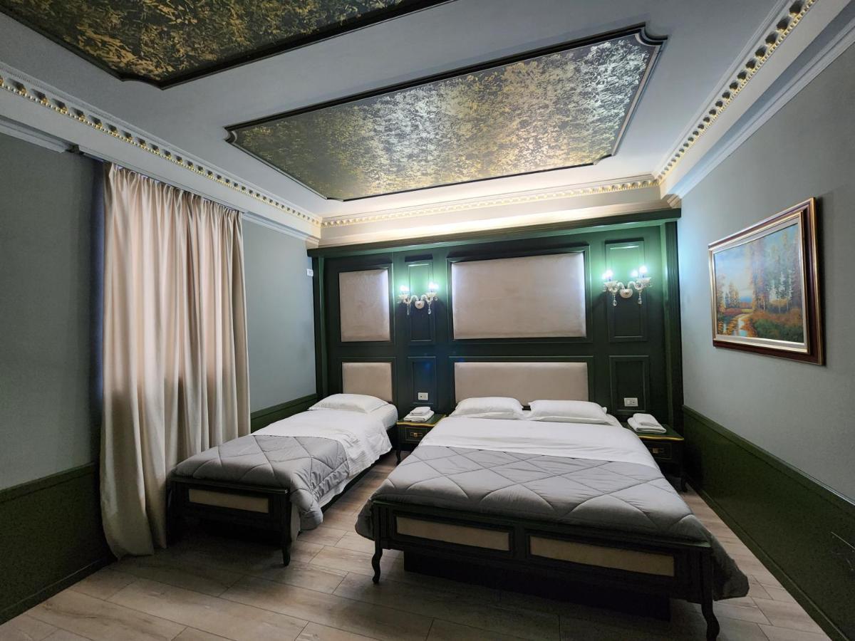 Hotel Lotus Tirana Kültér fotó