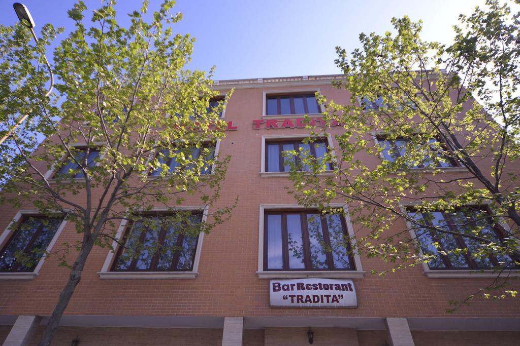 Hotel Lotus Tirana Kültér fotó
